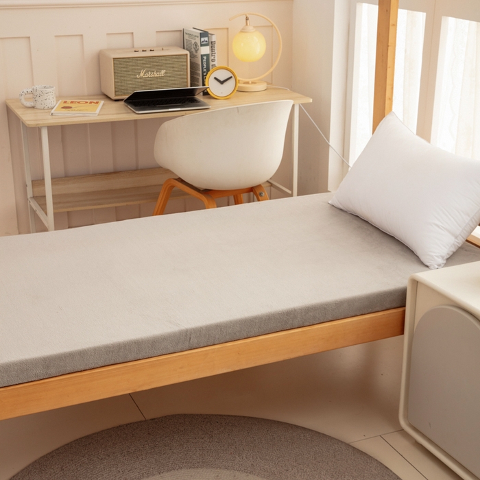 91家纺网 家纺一手货源 找家纺 北辰 2025新款冬季牛奶绒海绵床垫可拆洗软垫学生上下铺床垫 纯色-灰