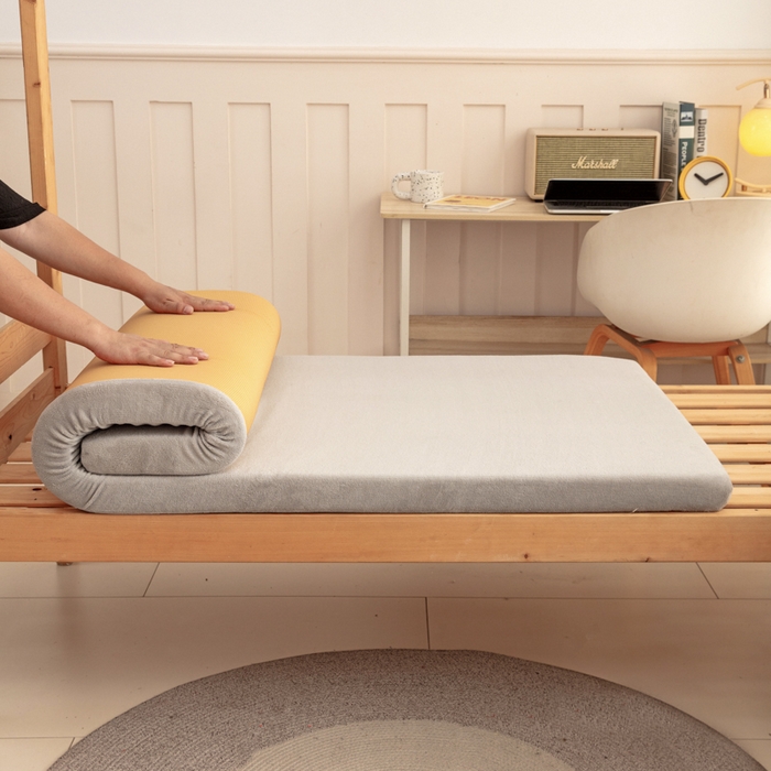 91家纺网 家纺一手货源 找家纺 北辰 2025新款冬季牛奶绒海绵床垫可拆洗软垫学生上下铺床垫 纯色-灰