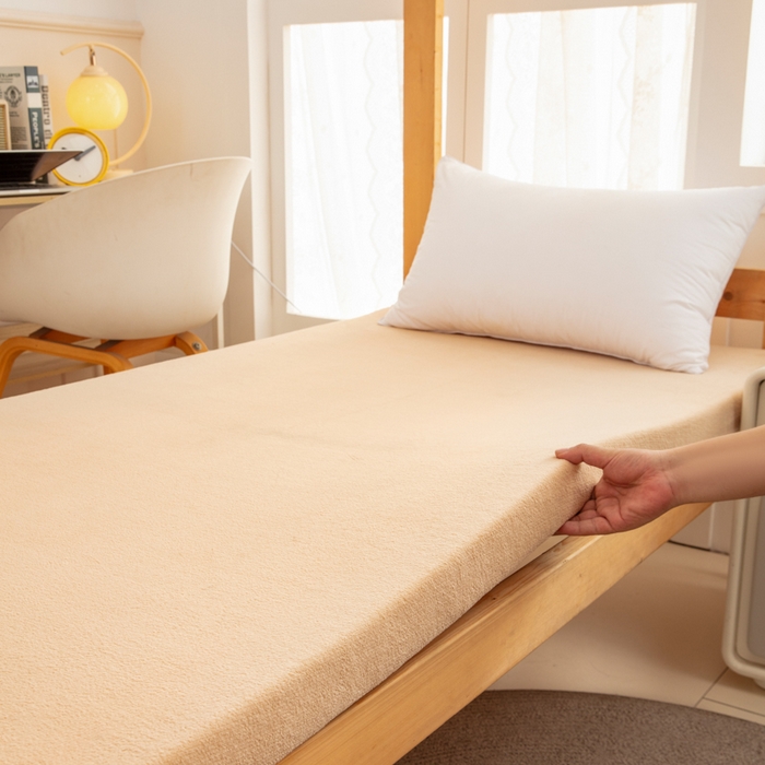 91家纺网 家纺一手货源 找家纺 北辰 2025新款冬季牛奶绒海绵床垫可拆洗软垫学生上下铺床垫 纯色-棕