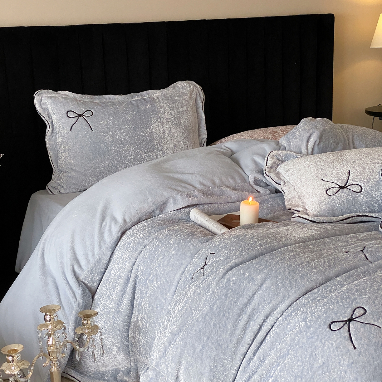 91家纺网 家纺一手货源 找家纺 星野 2025新款高克重牛奶绒云锦绒刺绣四件套-可可西里 可可西里-银蓝