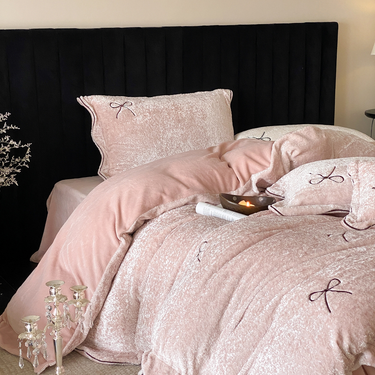 91家纺网 家纺一手货源 找家纺 星野 2025新款高克重牛奶绒云锦绒刺绣四件套-可可西里 可可西里-玉粉