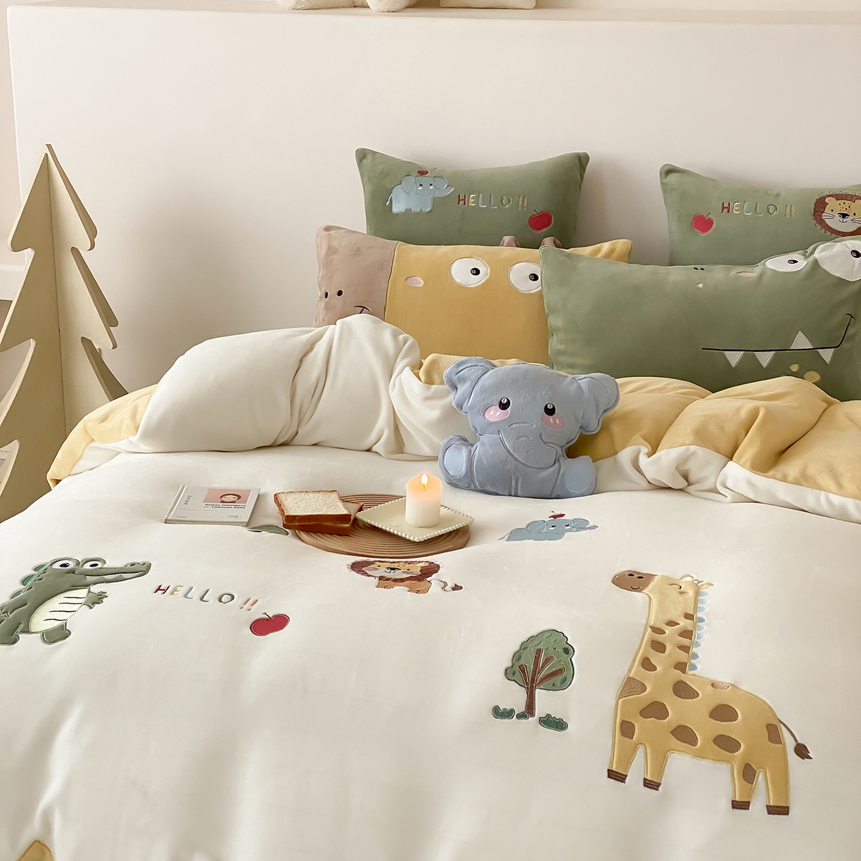 91家纺网 家纺一手货源 找家纺 （总）星野 2025新款高克重牛奶绒贴布刺绣四件套-丛林探险记