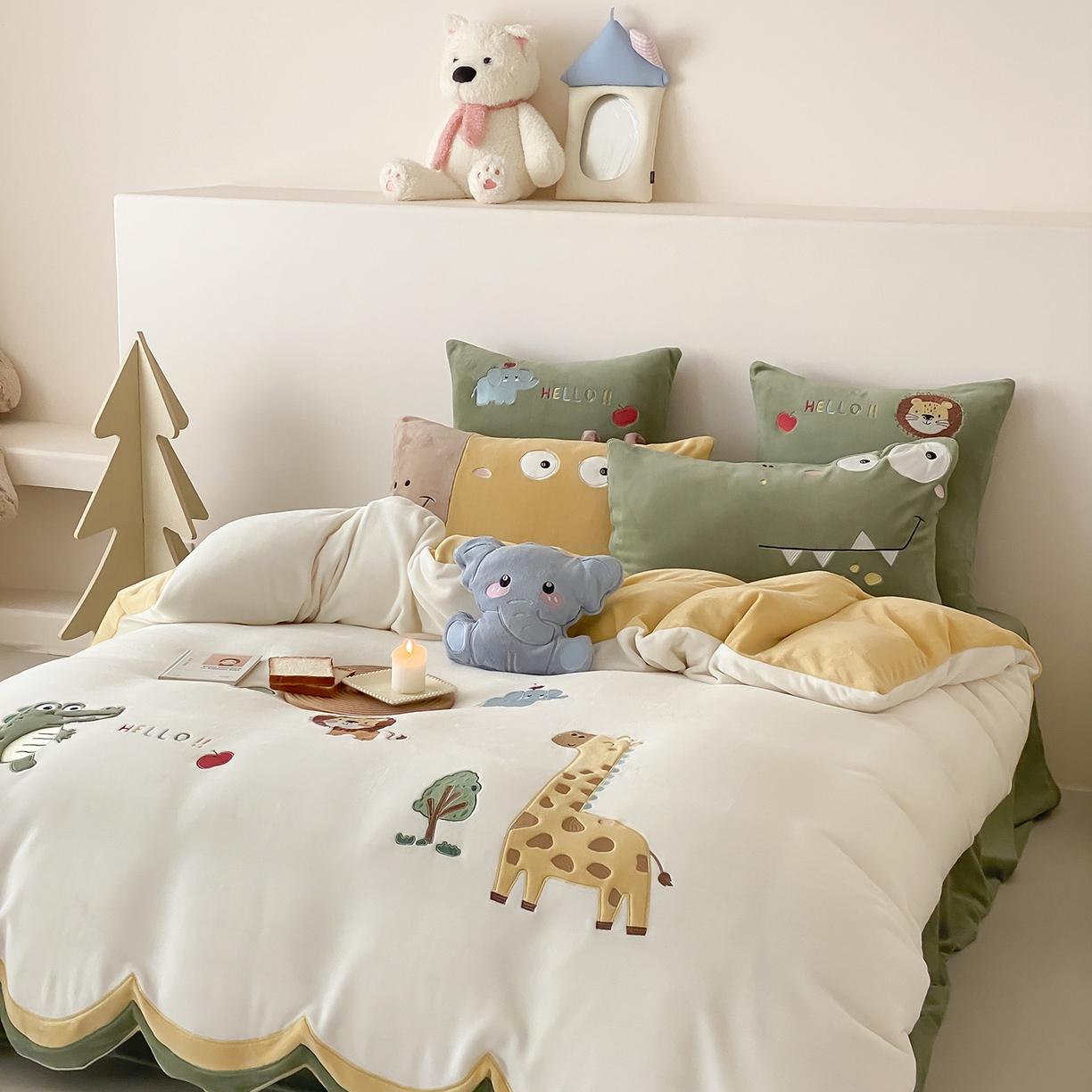 91家纺网 家纺一手货源 找家纺 （总）星野 2025新款高克重牛奶绒贴布刺绣四件套-丛林探险记