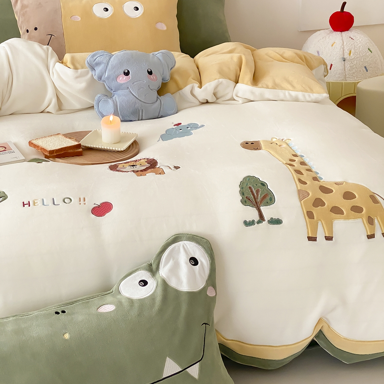 91家纺网 家纺一手货源 找家纺 （总）星野 2025新款高克重牛奶绒贴布刺绣四件套-丛林探险记