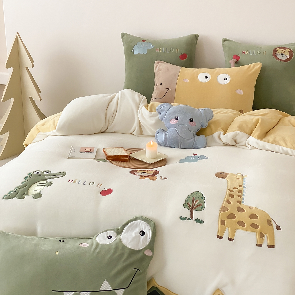 91家纺网 家纺一手货源 找家纺 （总）星野 2025新款高克重牛奶绒贴布刺绣四件套-丛林探险记