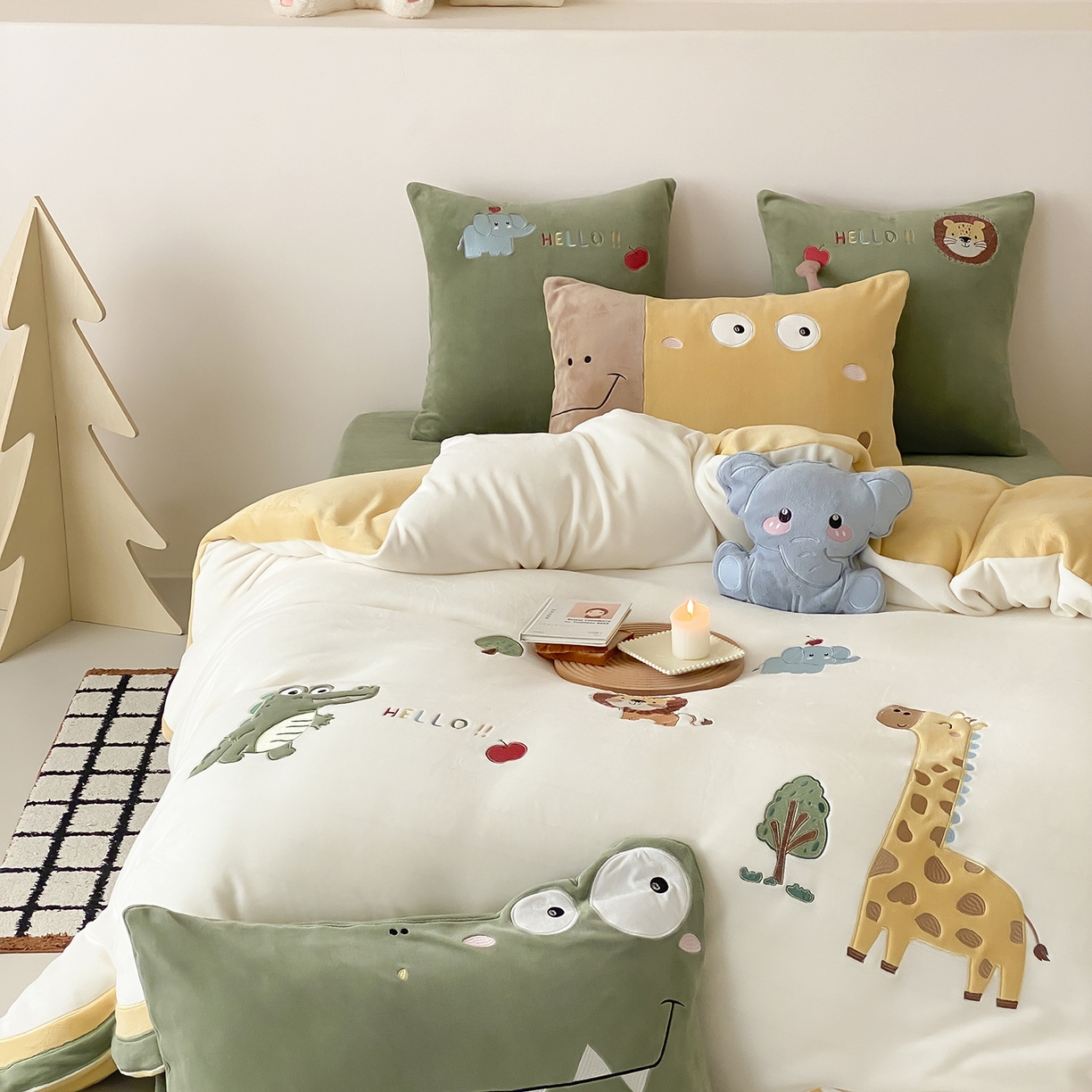 91家纺网 家纺一手货源 找家纺 （总）星野 2025新款高克重牛奶绒贴布刺绣四件套-丛林探险记