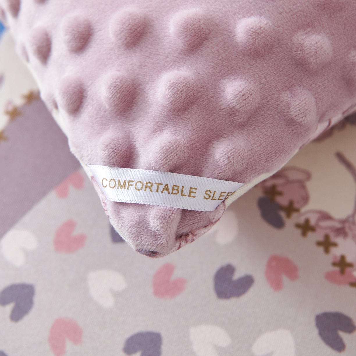 91家纺网 家纺一手货源 找家纺 （总）缔锦家纺 2025新款大版卡通豆豆被被子被芯