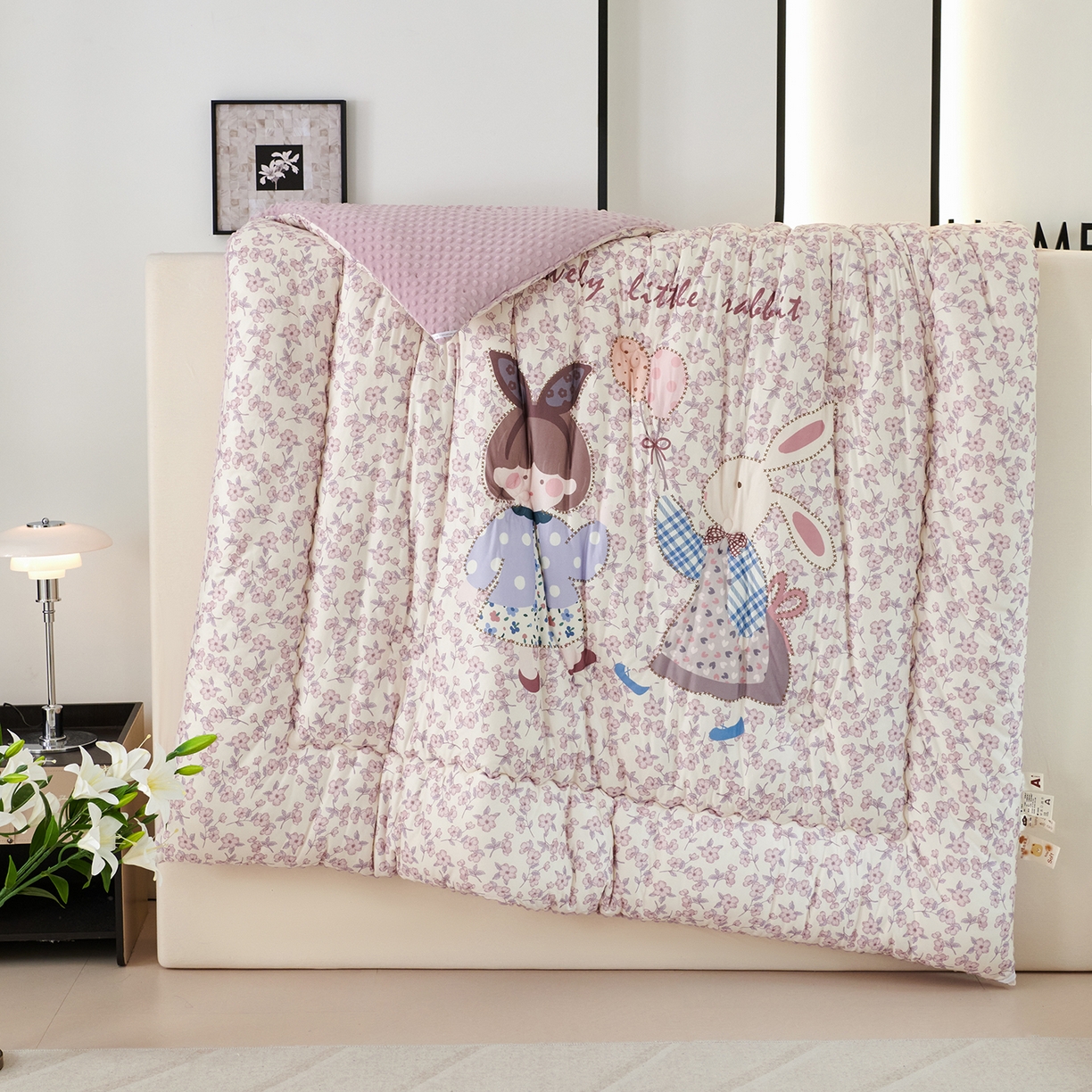 91家纺网 家纺一手货源 找家纺 （总）缔锦家纺 2025新款大版卡通豆豆被被子被芯