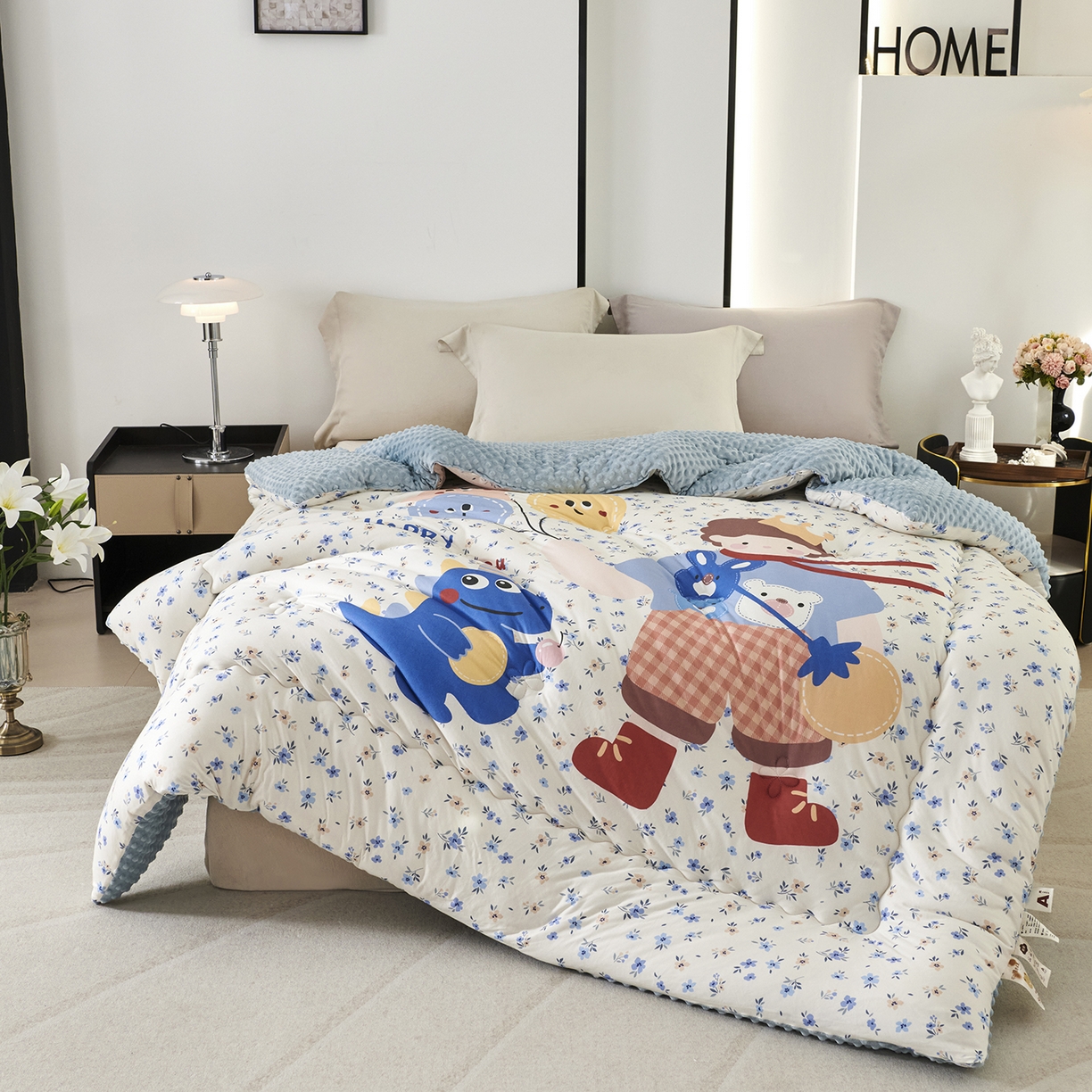 91家纺网 家纺一手货源 找家纺 缔锦家纺 2025新款大版卡通豆豆被被子被芯 冒险男孩