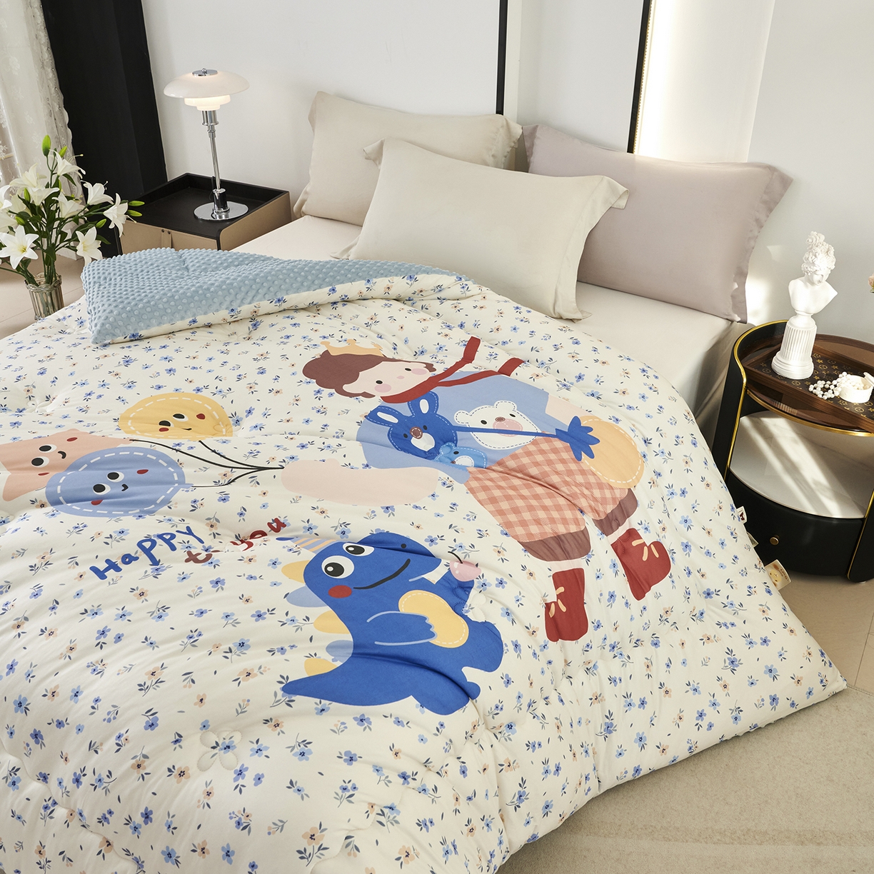 91家纺网 家纺一手货源 找家纺 缔锦家纺 2025新款大版卡通豆豆被被子被芯 冒险男孩