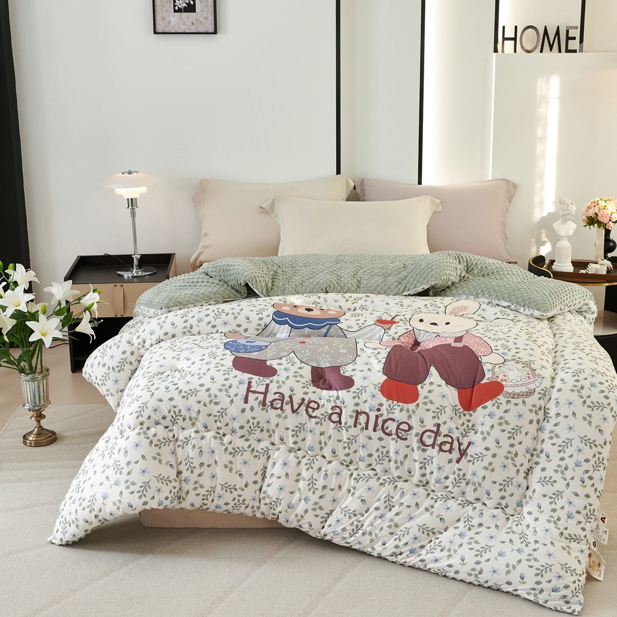 91家纺网 家纺一手货源 找家纺 缔锦家纺 2025新款大版卡通豆豆被被子被芯 绅士小熊