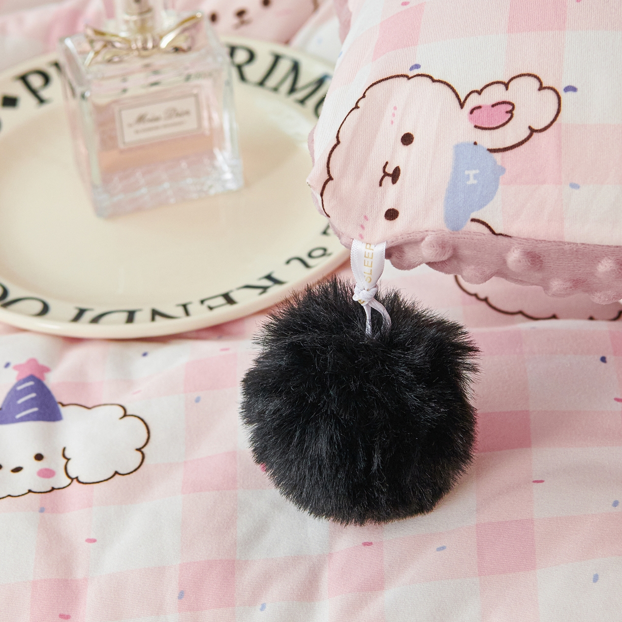 91家纺网 家纺一手货源 找家纺 缔锦家纺 2025新款小版卡通豆豆被被子被芯 粉兔兔