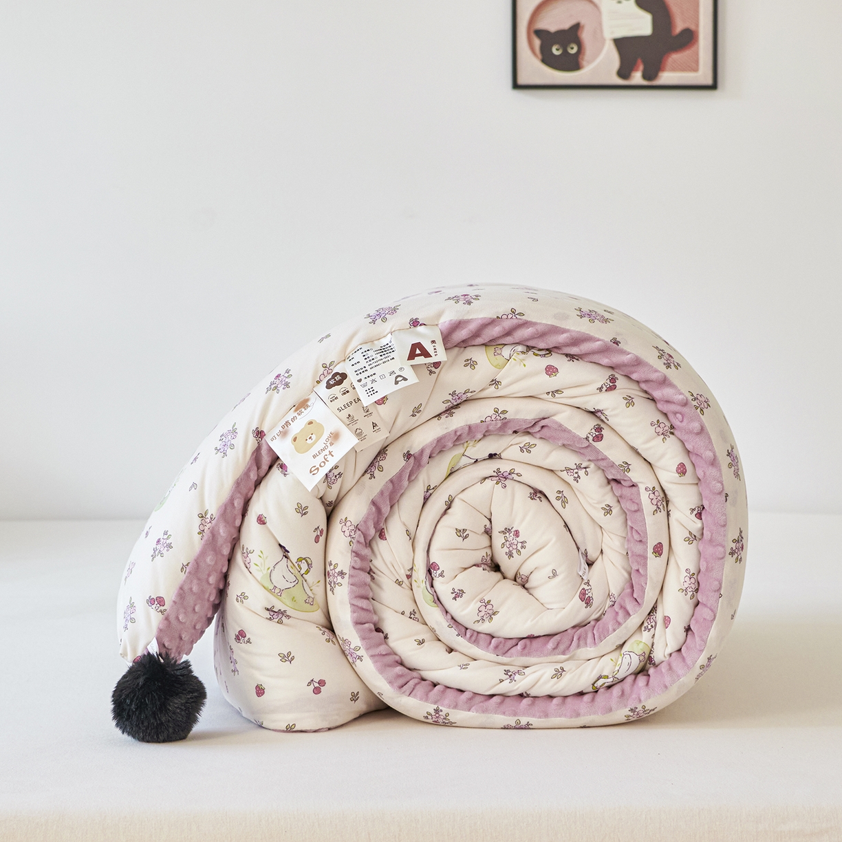 91家纺网 家纺一手货源 找家纺 缔锦家纺 2025新款小版卡通豆豆被被子被芯 幸运丫