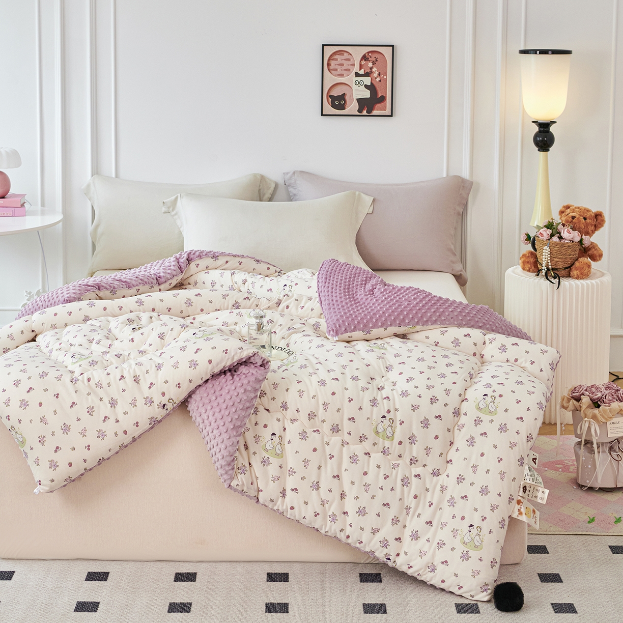 91家纺网 家纺一手货源 找家纺 缔锦家纺 2025新款小版卡通豆豆被被子被芯 幸运丫