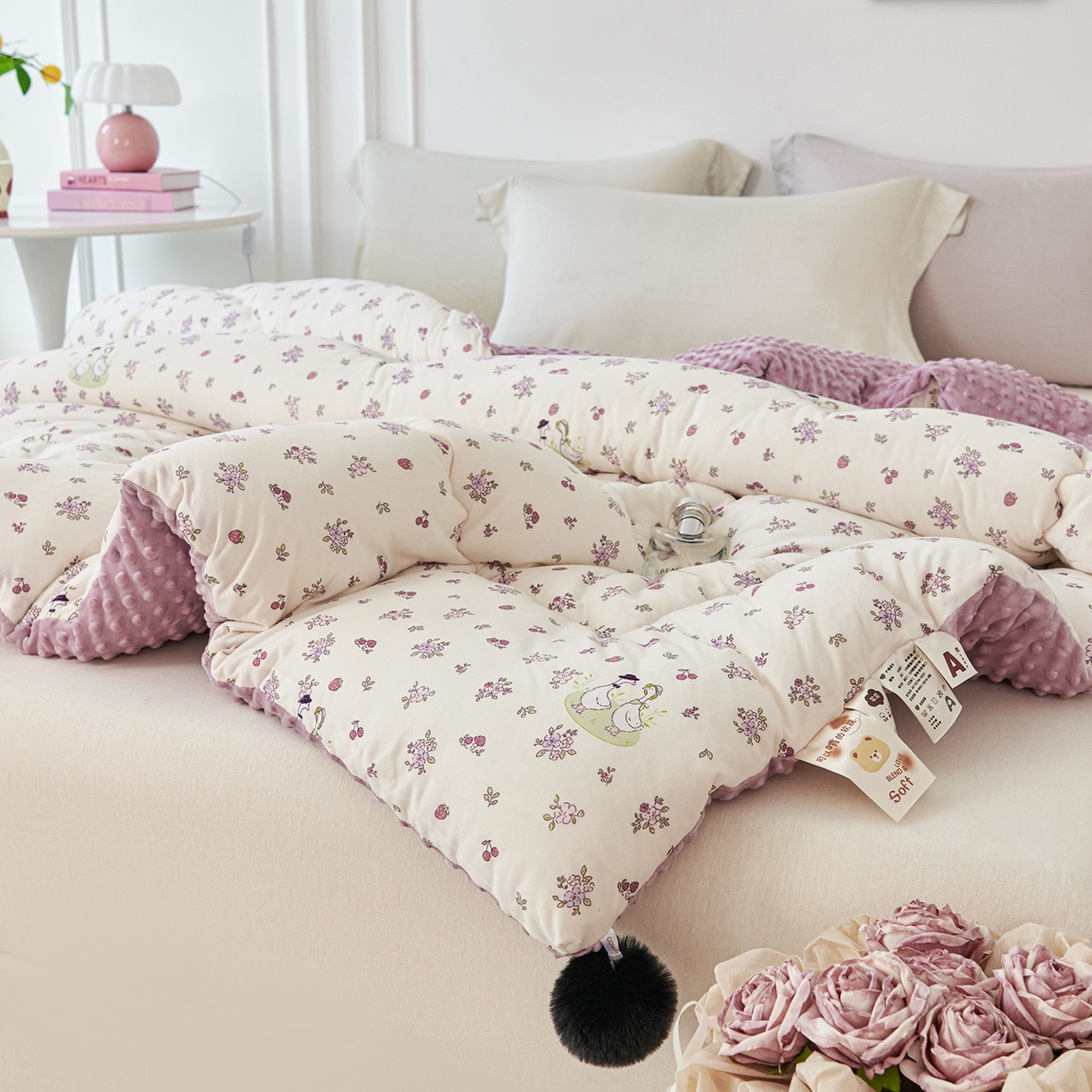 91家纺网 家纺一手货源 找家纺 缔锦家纺 2025新款小版卡通豆豆被被子被芯 幸运丫