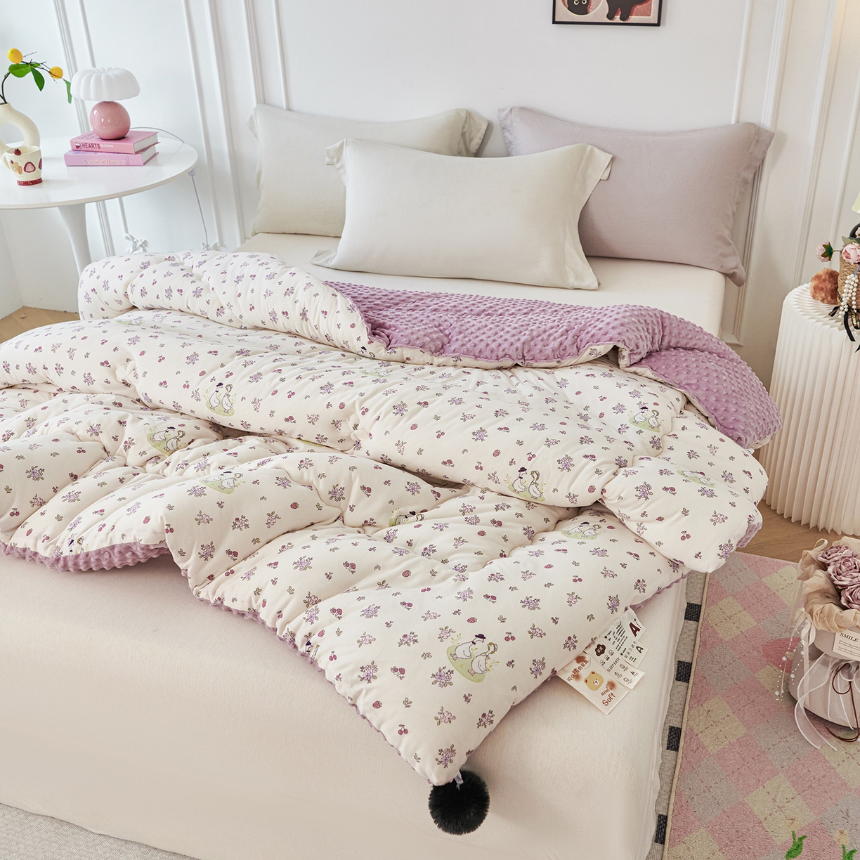 91家纺网 家纺一手货源 找家纺 缔锦家纺 2025新款小版卡通豆豆被被子被芯 幸运丫