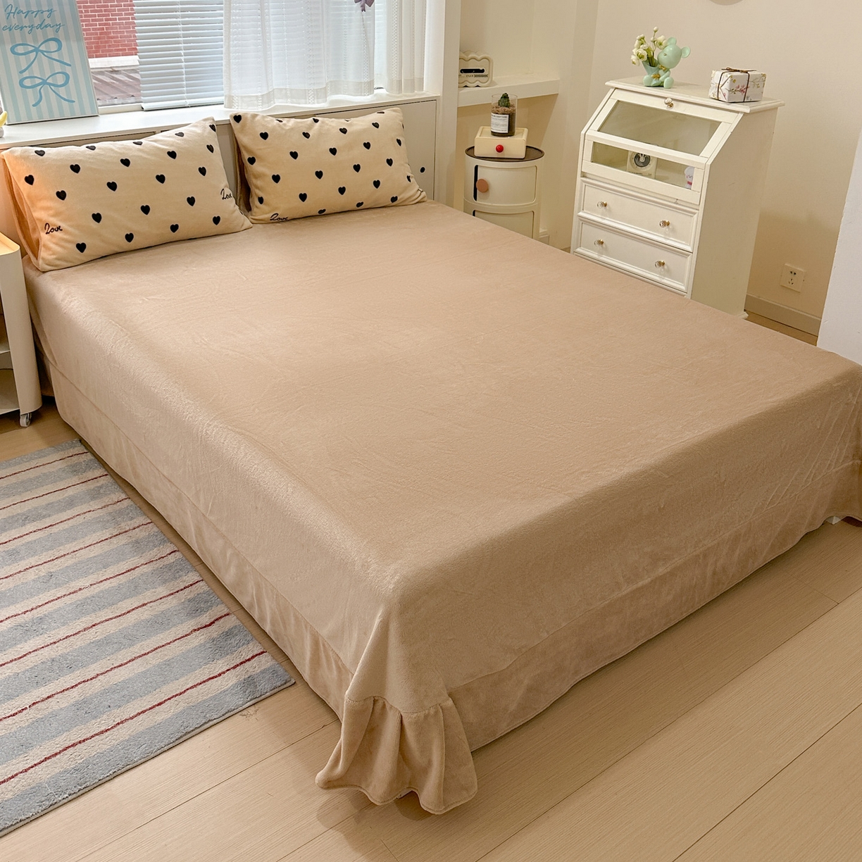 91家纺网 家纺一手货源 找家纺 梦莱斯 2025新款加厚保暖双面牛奶绒四件套 爱心点点