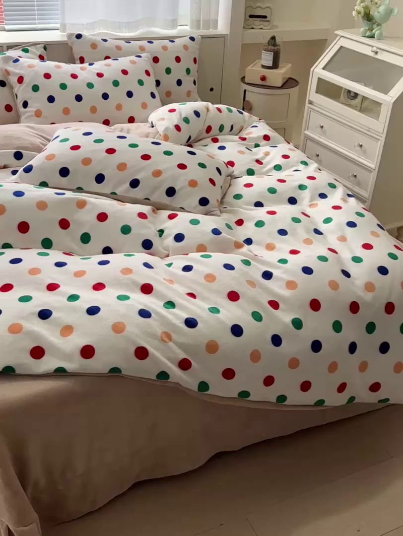 91家纺网 家纺一手货源 找家纺 梦莱斯 2025新款加厚保暖双面牛奶绒四件套 彩虹波点