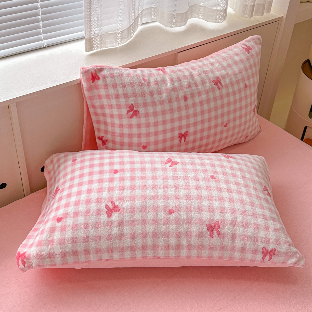 91家纺网 家纺一手货源 找家纺 梦莱斯 2025新款加厚保暖双面牛奶绒四件套 粉红蝴蝶结