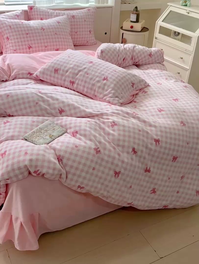 91家纺网 家纺一手货源 找家纺 梦莱斯 2025新款加厚保暖双面牛奶绒四件套 粉红蝴蝶结