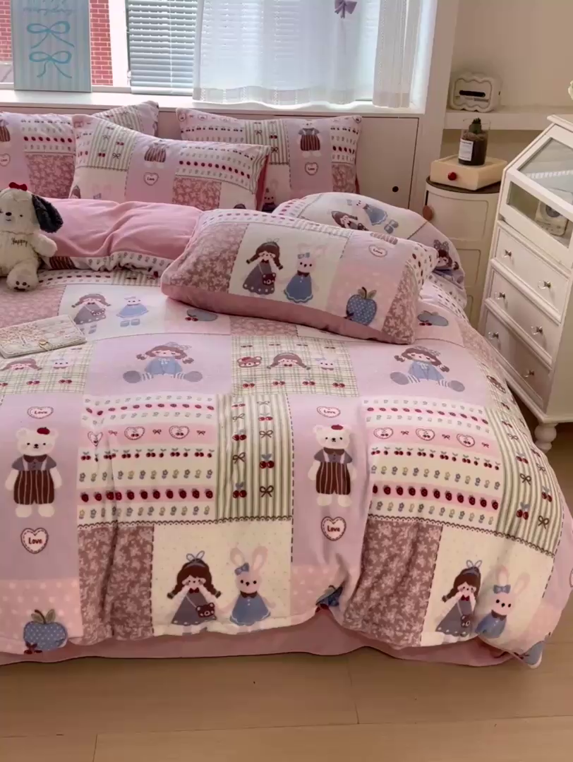 91家纺网 家纺一手货源 找家纺 梦莱斯 2025新款加厚保暖双面牛奶绒四件套 快乐女孩