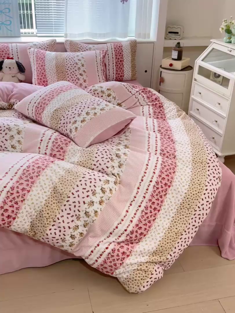 91家纺网 家纺一手货源 找家纺 梦莱斯 2025新款加厚保暖双面牛奶绒四件套 桃之夭夭