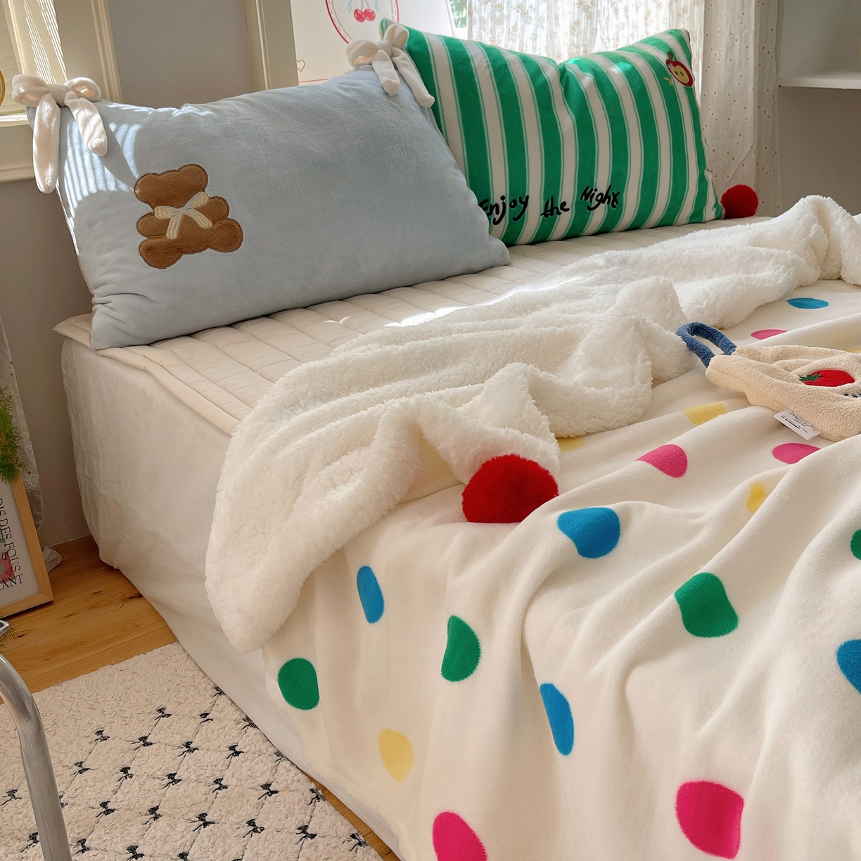 91家纺网 家纺一手货源 找家纺 轻奢坊 2025新款博主风豹纹牛奶绒羊羔绒毛毯 毯子-波点