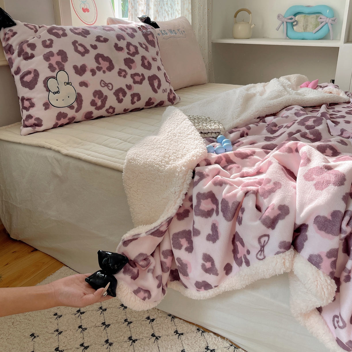 91家纺网 家纺一手货源 找家纺 轻奢坊 2025新款博主风豹纹牛奶绒羊羔绒毛毯 毯子-粉豹