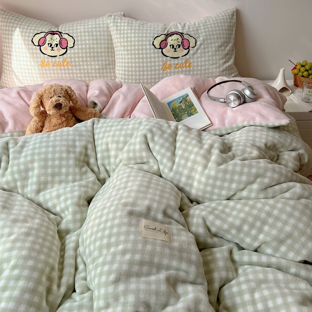 91家纺网 家纺一手货源 找家纺 轻奢坊 2025新款牛奶绒慵懒格子可爱毛巾绣四件套系列 慵懒青柠