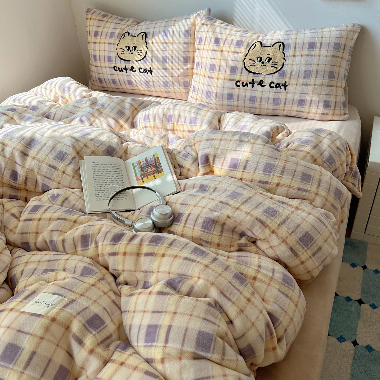 91家纺网 家纺一手货源 找家纺 轻奢坊 2025新款牛奶绒慵懒格子可爱毛巾绣四件套系列 慵懒紫薯