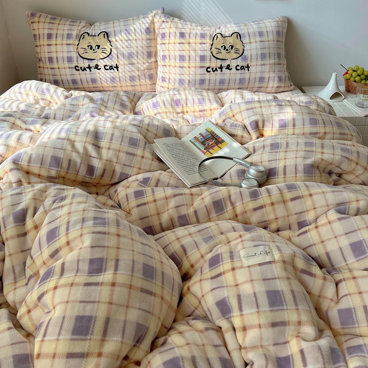 91家纺网 家纺一手货源 找家纺 轻奢坊 2025新款牛奶绒慵懒格子可爱毛巾绣四件套系列 慵懒紫薯