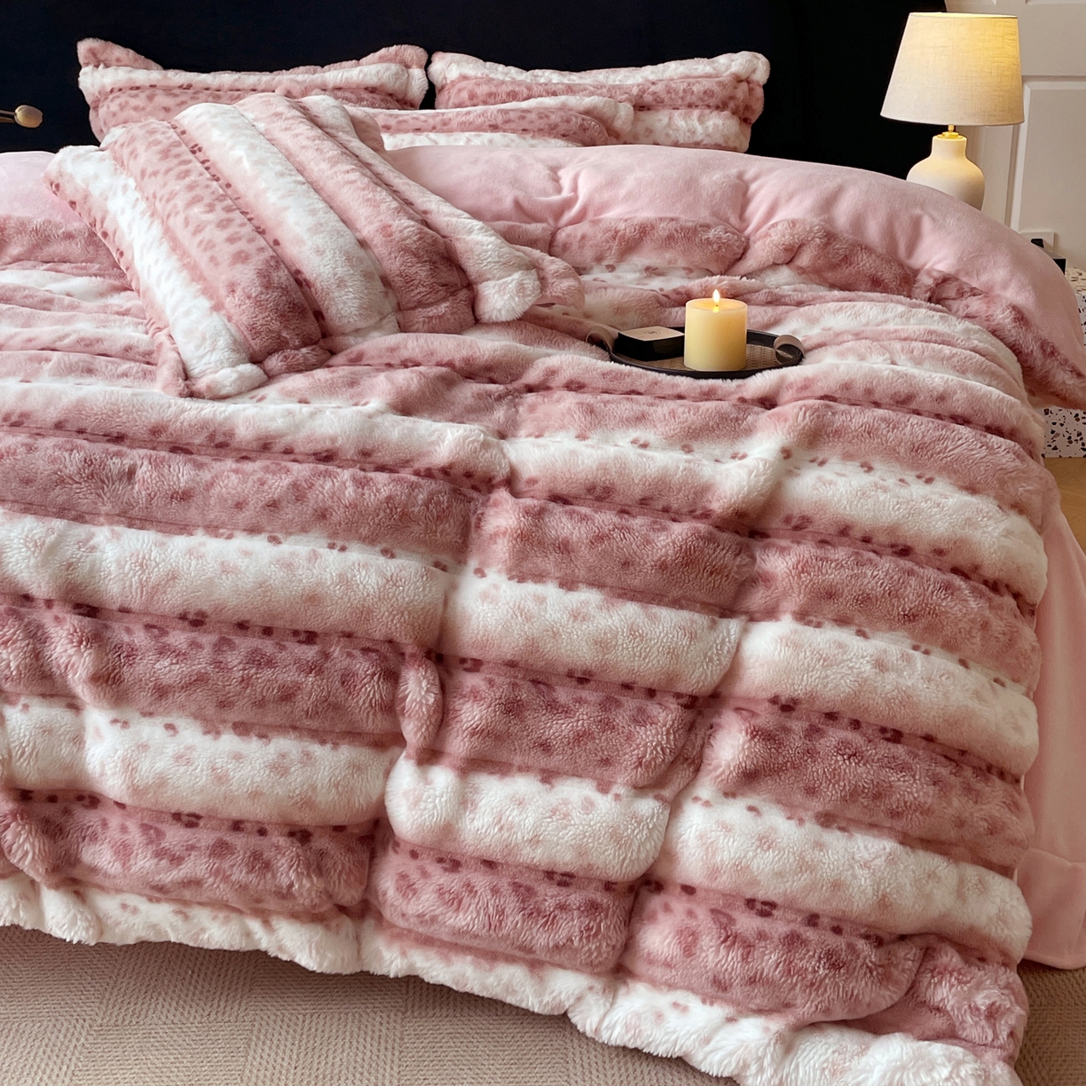 91家纺网 家纺一手货源 找家纺 一比一家纺 2025新款加厚保暖兔毛绒兔兔绒四件套-豹纹系列 豹纹-粉条