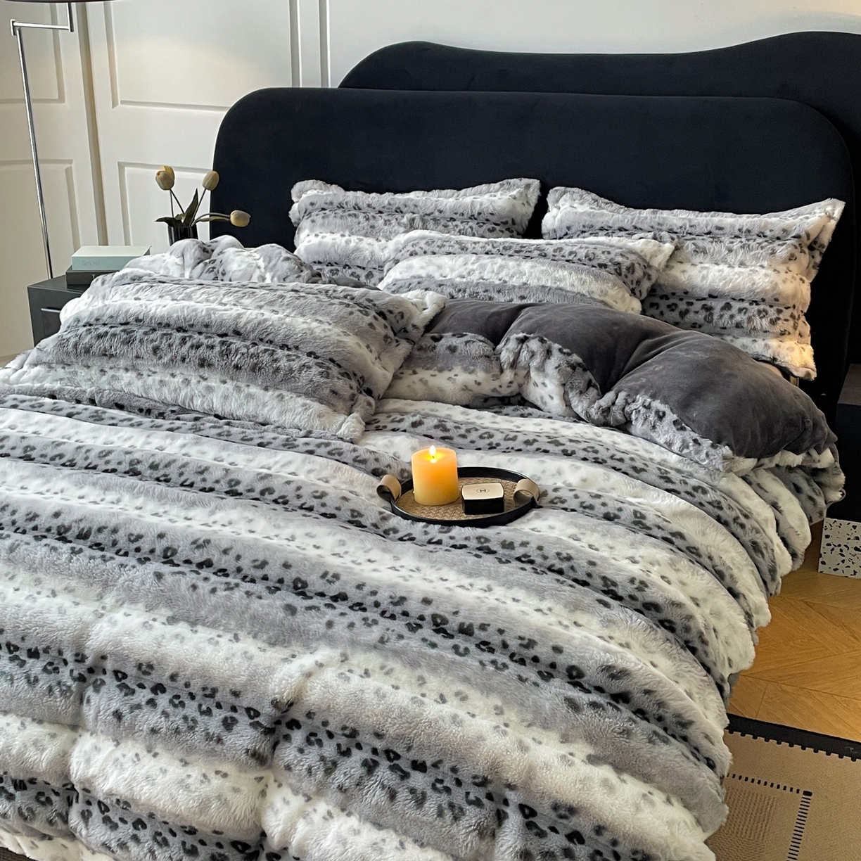 91家纺网 家纺一手货源 找家纺 一比一家纺 2025新款加厚保暖兔毛绒兔兔绒四件套-豹纹系列 豹纹-灰条