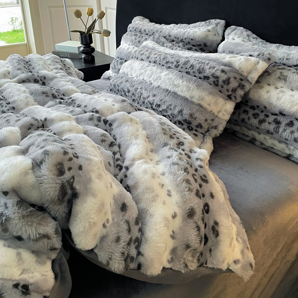 91家纺网 家纺一手货源 找家纺 一比一家纺 2025新款加厚保暖兔毛绒兔兔绒四件套-豹纹系列 豹纹-灰条