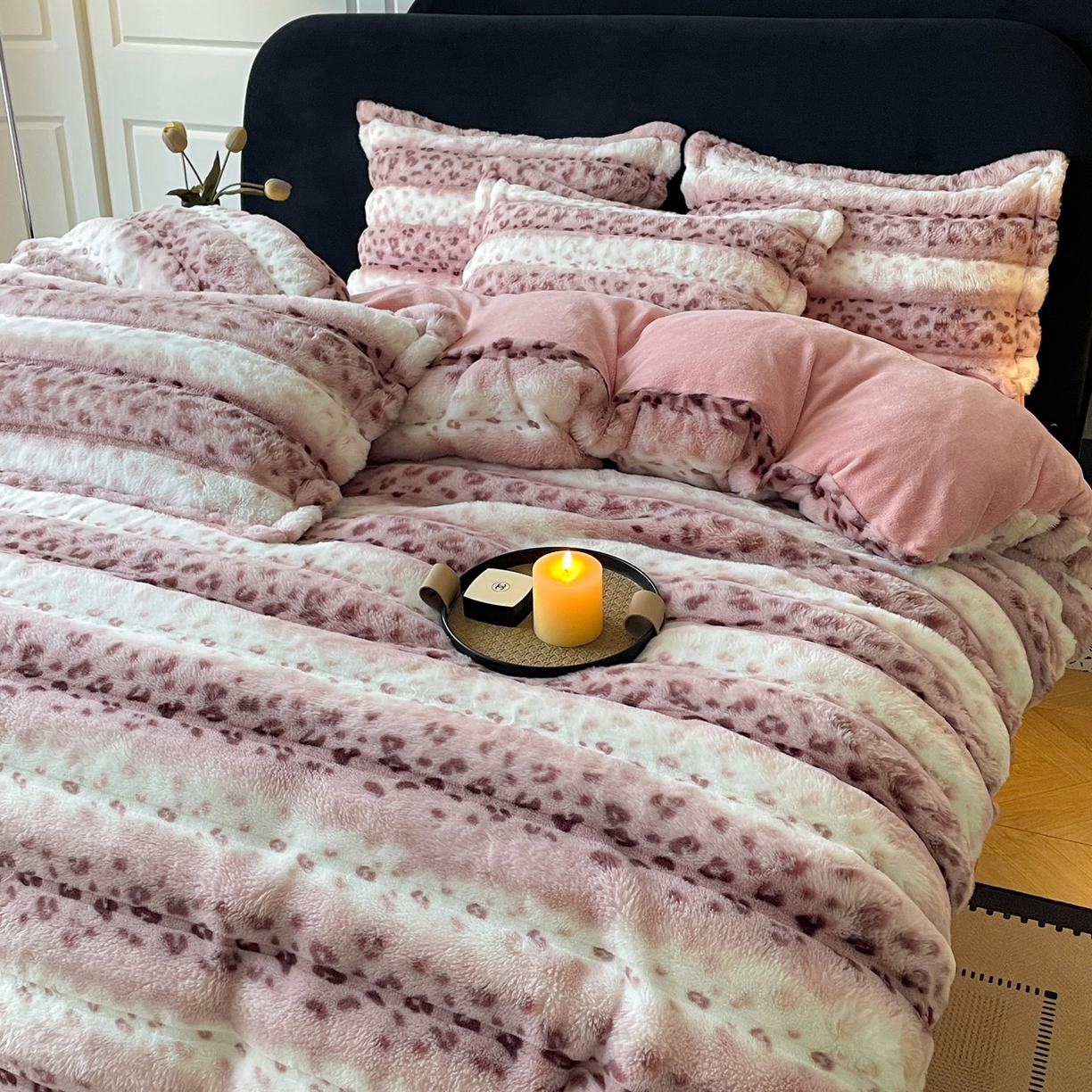 91家纺网 家纺一手货源 找家纺 一比一家纺 2025新款加厚保暖兔毛绒兔兔绒四件套-豹纹系列 豹纹-紫条