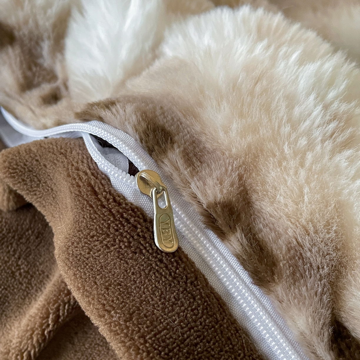 91家纺网 家纺一手货源 找家纺 一比一家纺 2025新款加厚保暖兔毛绒兔兔绒四件套-豹纹系列 豹纹-咖条