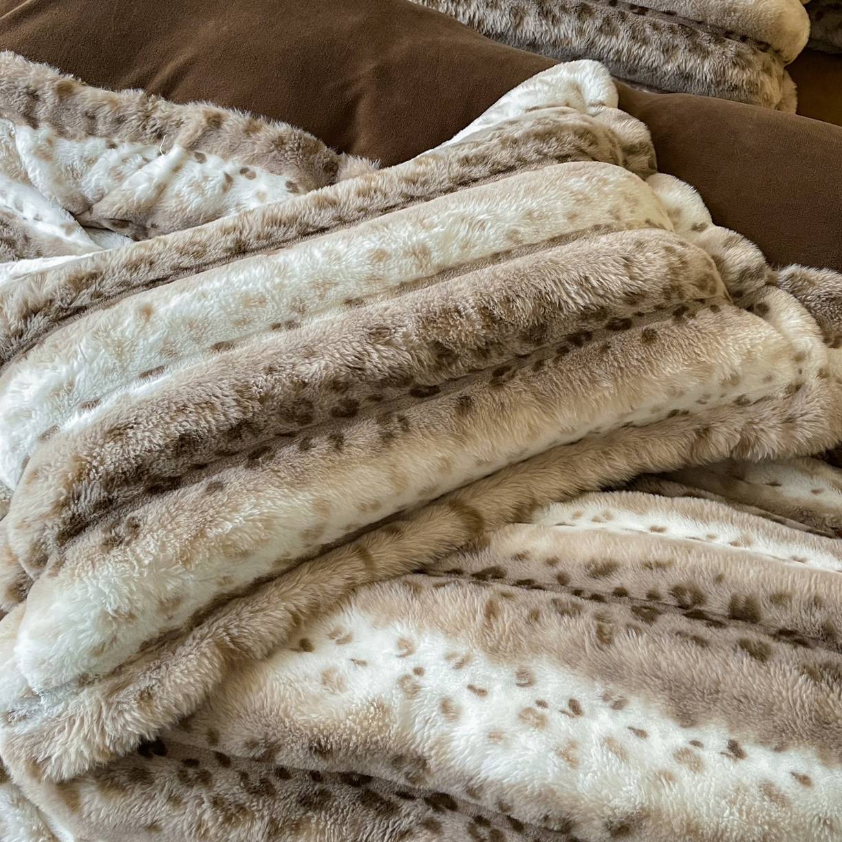 91家纺网 家纺一手货源 找家纺 一比一家纺 2025新款加厚保暖兔毛绒兔兔绒四件套-豹纹系列 豹纹-咖条