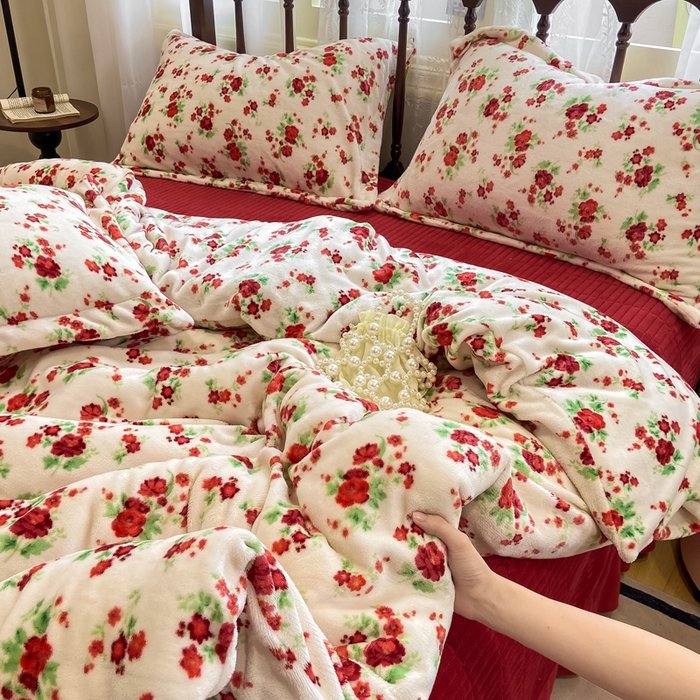 91家纺网 家纺一手货源 找家纺 一比一家纺 2025新款亲肤舒适双面牛奶绒床盖款四件套 胭脂