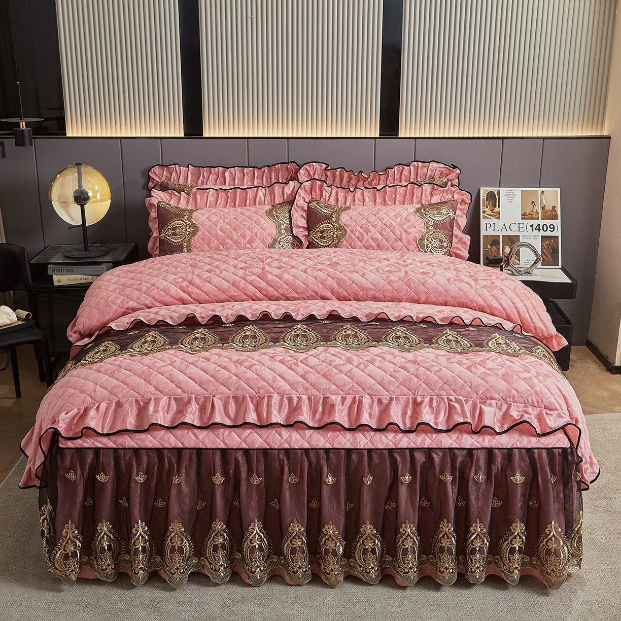 91家纺网 家纺一手货源 找家纺 （总）好儿喜家纺 2025新款天鹅绒床裙款三件套-圣罗兰系列