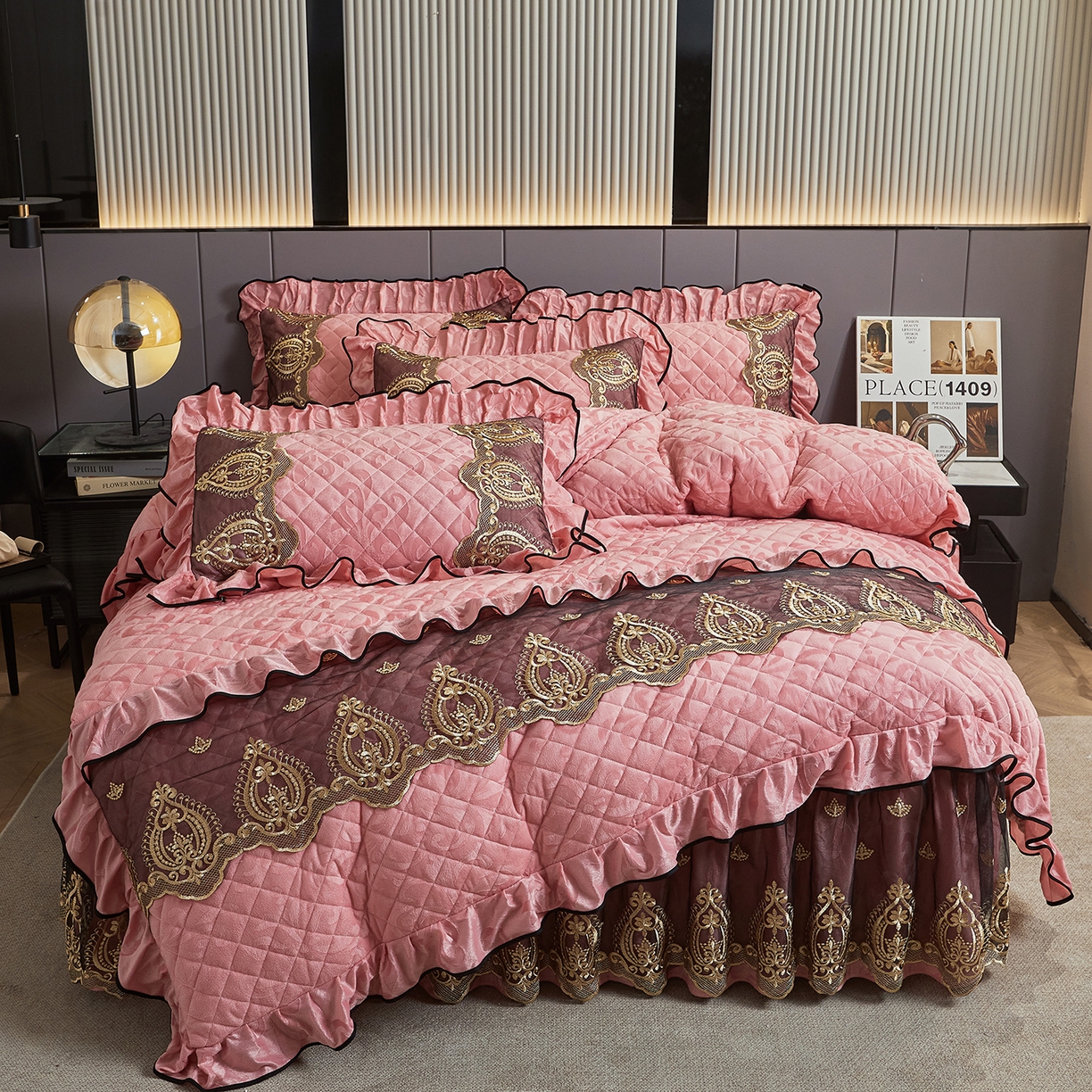 91家纺网 家纺一手货源 找家纺 （总）好儿喜家纺 2025新款天鹅绒床裙款三件套-圣罗兰系列