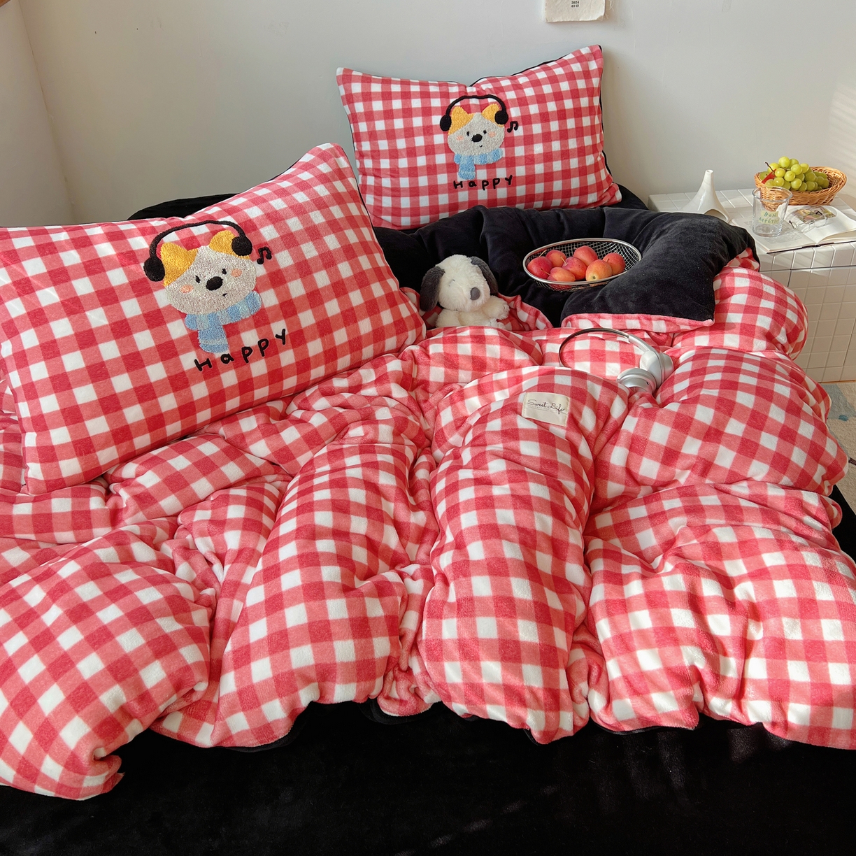 91家纺网 家纺一手货源 找家纺 （总）轻奢坊 2025新款牛奶绒慵懒格子可爱毛巾绣四件套系列