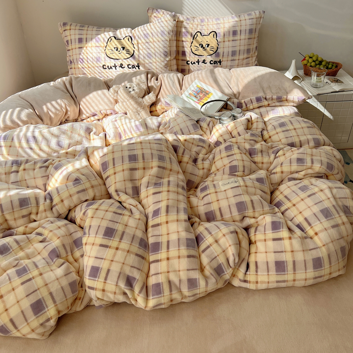 91家纺网 家纺一手货源 找家纺 （总）轻奢坊 2025新款牛奶绒慵懒格子可爱毛巾绣四件套系列