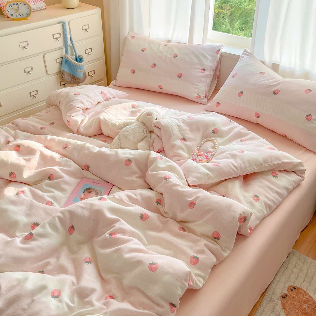 91家纺网 家纺一手货源 找家纺 一比一家纺 2025新款全棉双层纱四件套草莓