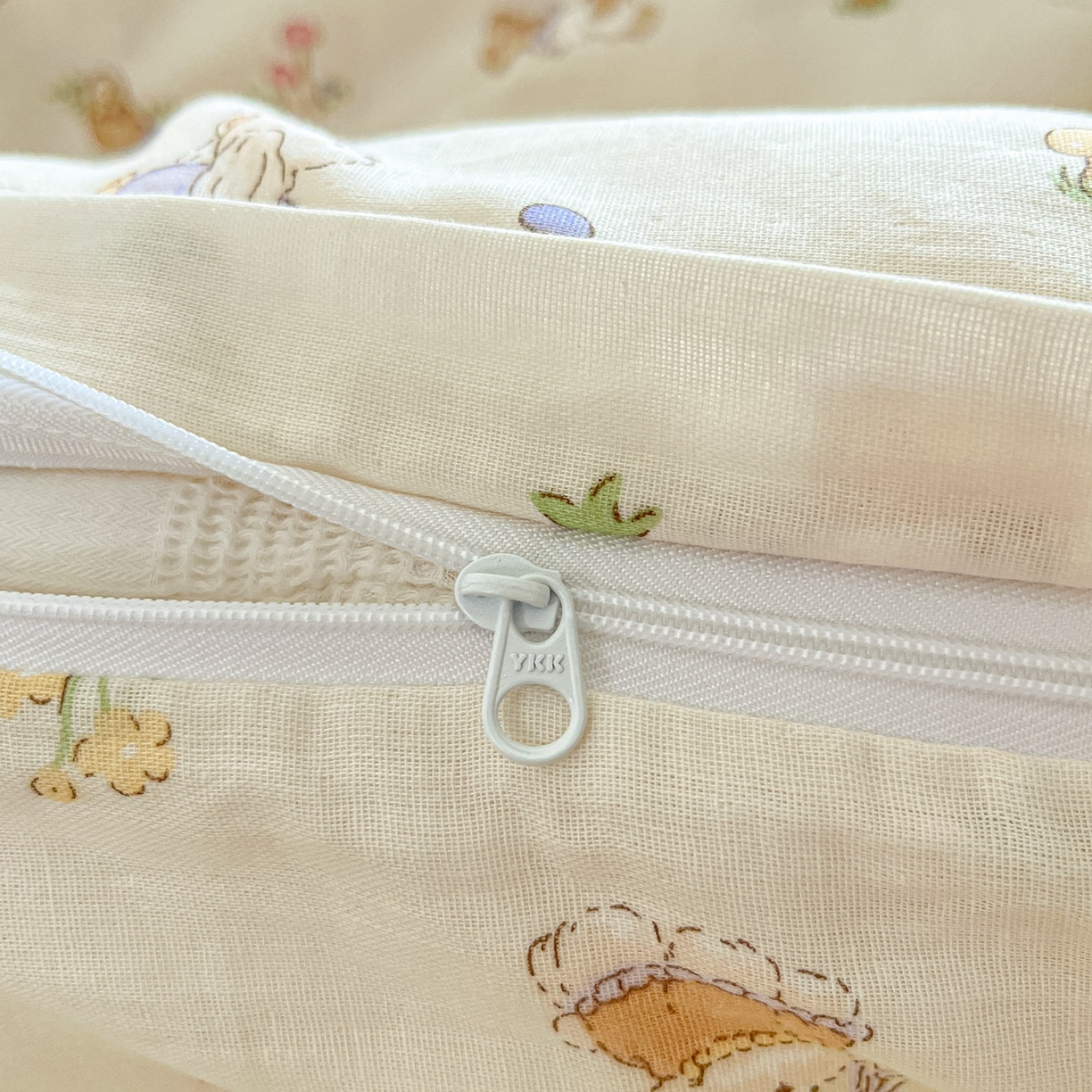 91家纺网 家纺一手货源 找家纺 一比一家纺 2025新款全棉双层纱四件套欢喜萌宠