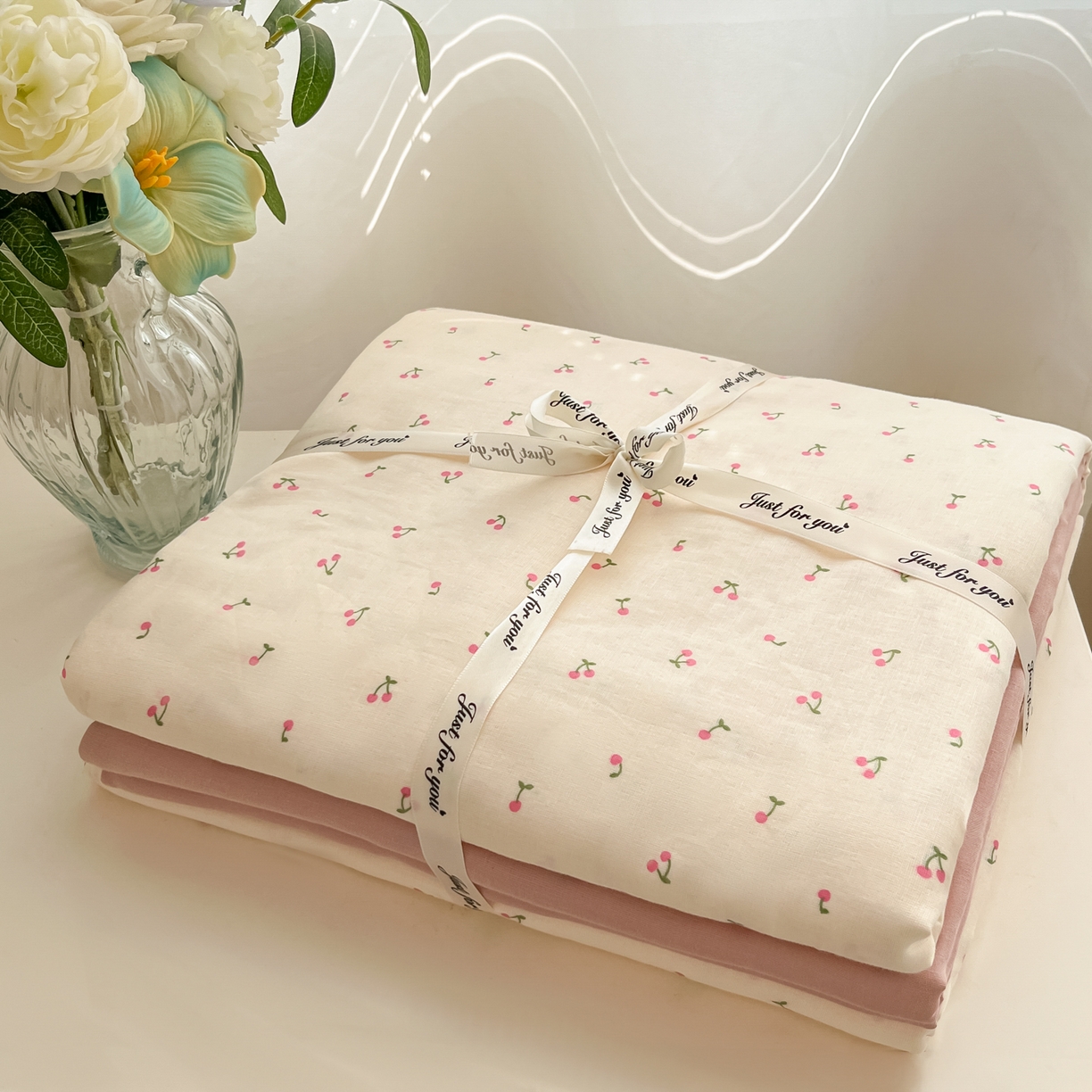 91家纺网 家纺一手货源 找家纺 一比一家纺 2025新款全棉双层纱四件套樱桃丸子