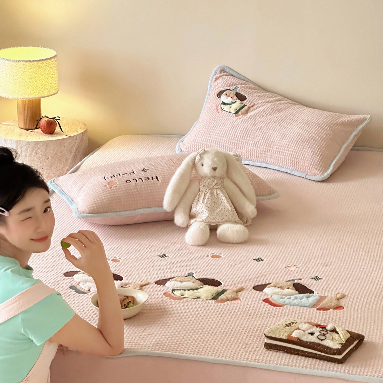 91家纺网 家纺一手货源 找家纺 （总）Sweet dreams甜梦 2025新款华夫格绒兔毛贴布床笠三件套