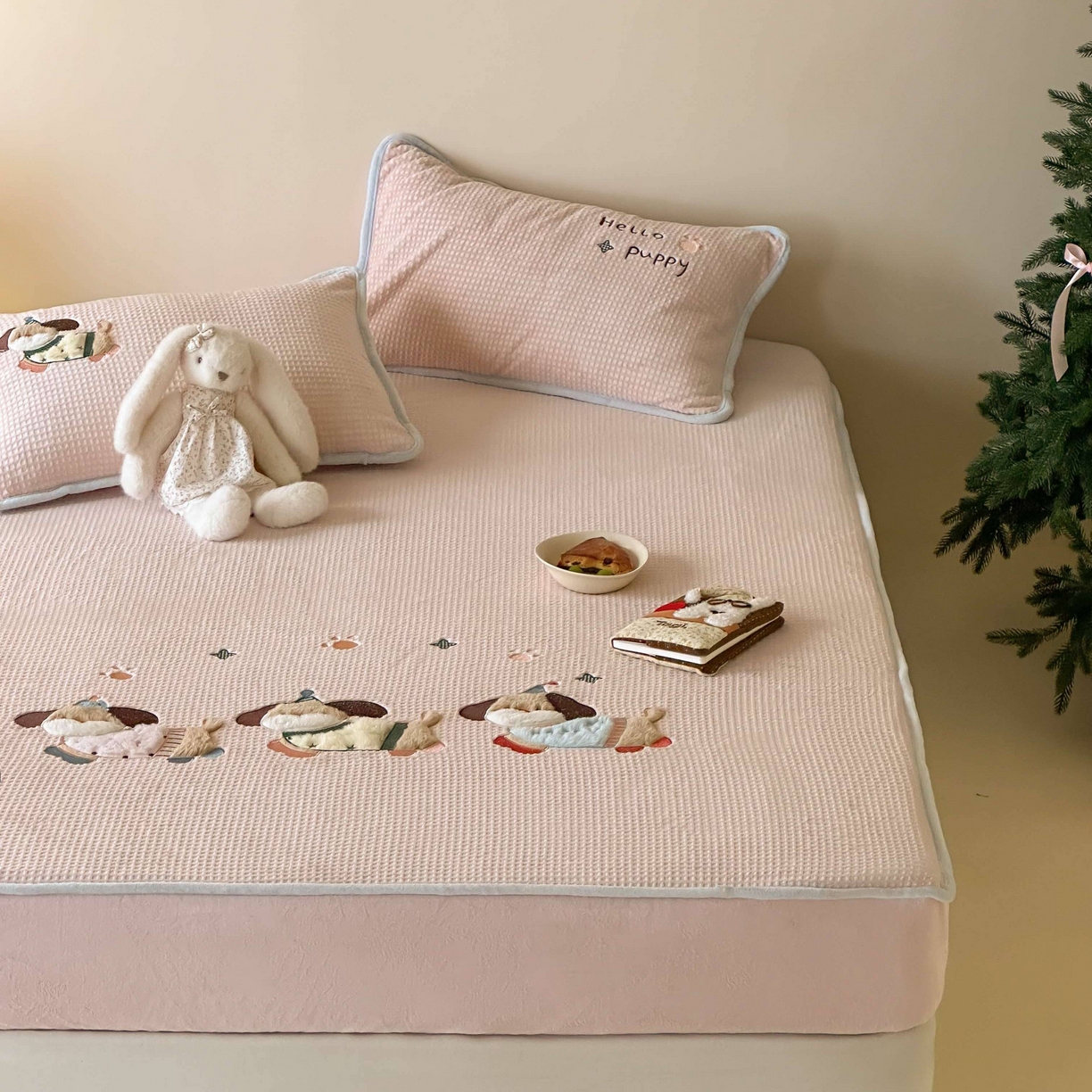 91家纺网 家纺一手货源 找家纺 （总）Sweet dreams甜梦 2025新款华夫格绒兔毛贴布床笠三件套