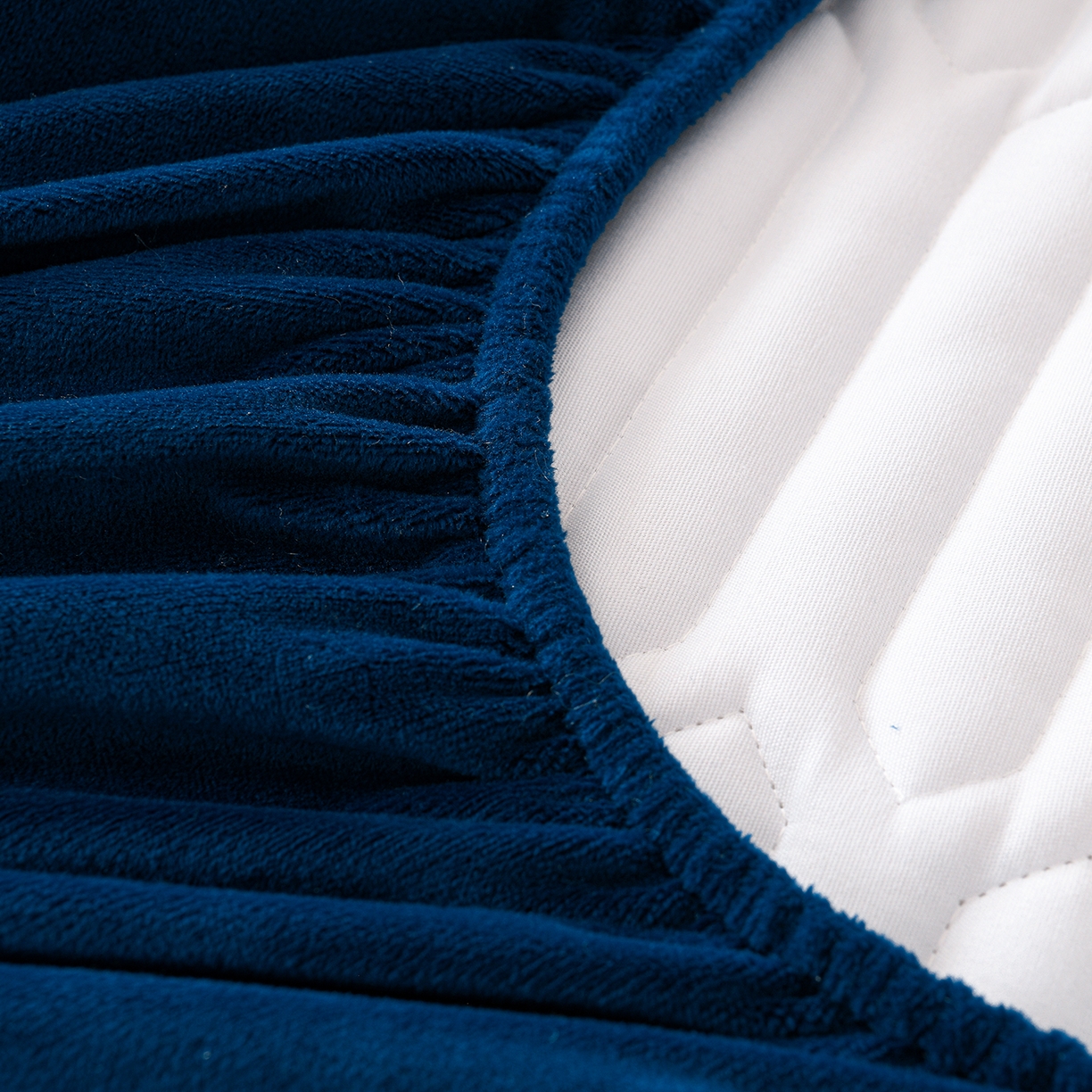 91家纺网 家纺一手货源 找家纺 （总）推推家纺 2025新款刺绣夹棉宝宝绒床笠牛奶绒床垫保护套