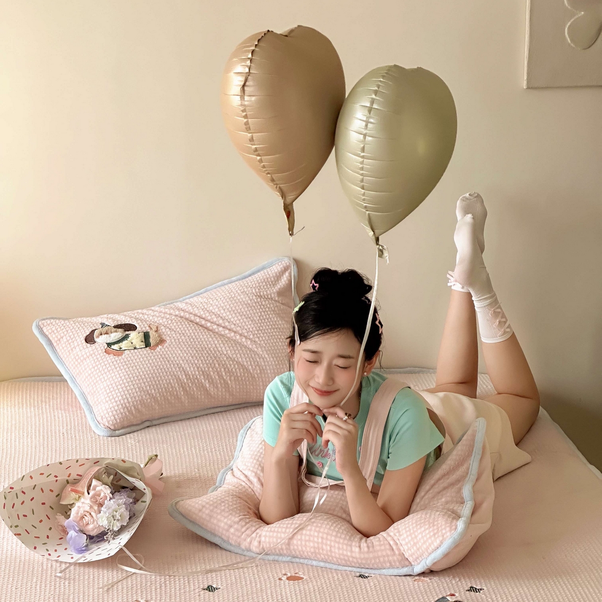 91家纺网 家纺一手货源 找家纺 Sweet dreams甜梦 2025新款华夫格绒兔毛贴布床笠三件套 三只小狗粉