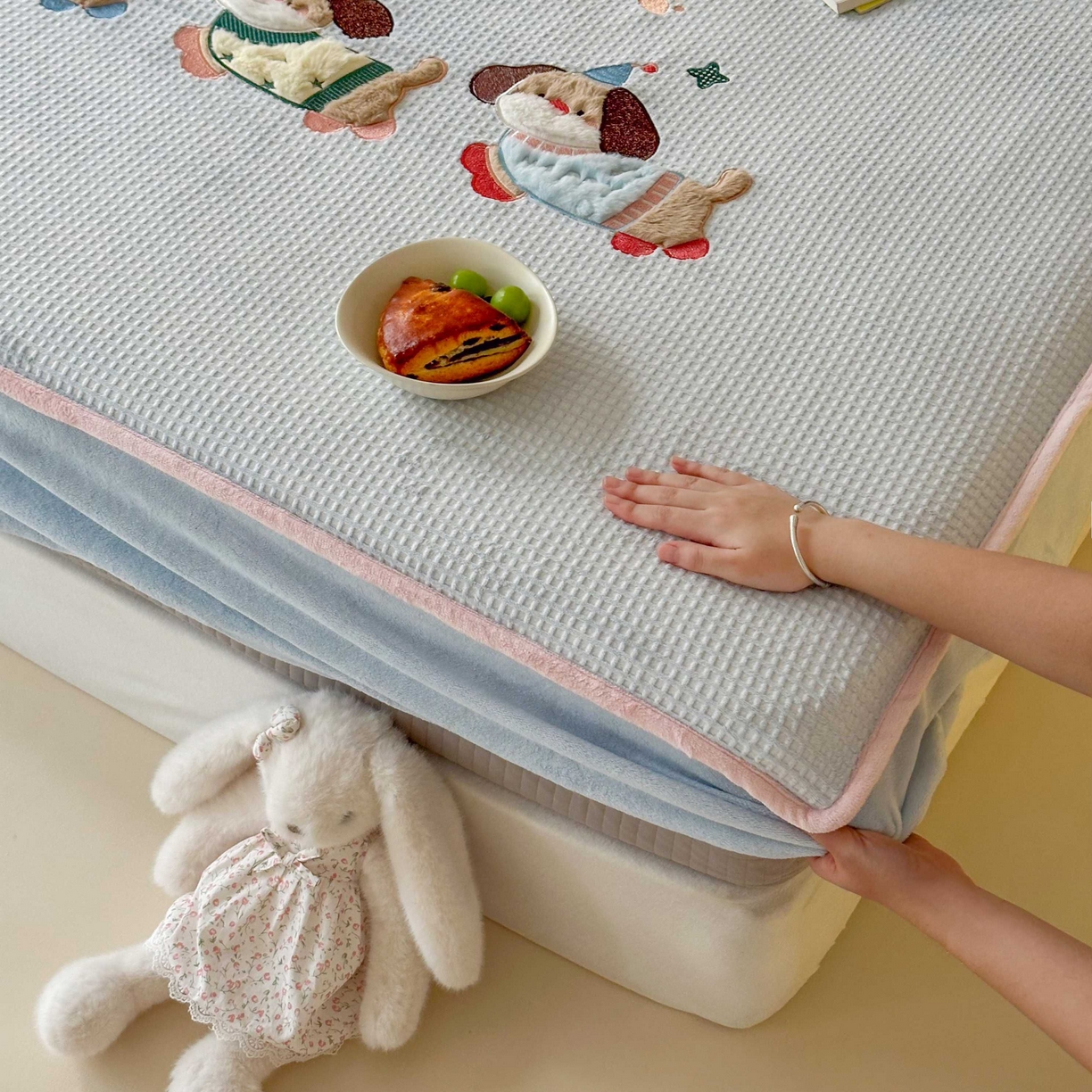 Sweet dreams甜梦 2025新款华夫格绒兔毛贴布床笠三件套 三只小狗蓝